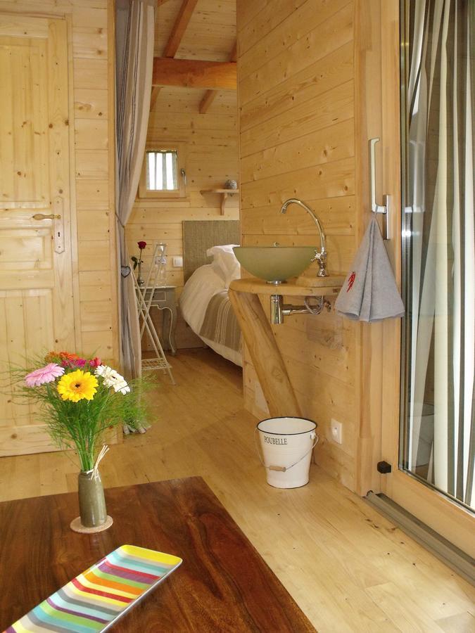La Cabane Du Vieux Chene Susmiou Exterior foto